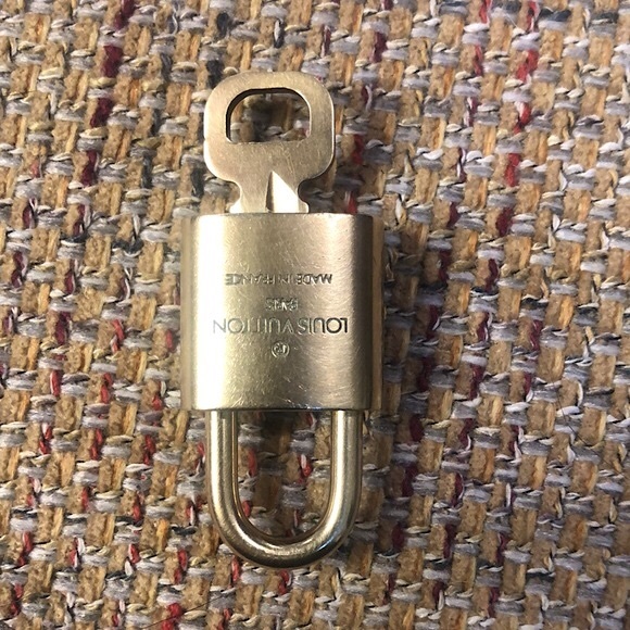 Louis Vuitton LV Gold Lock & Key #307 - Picture 11 of 13